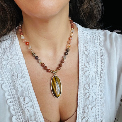 Expansive Light Short Mala Necklace